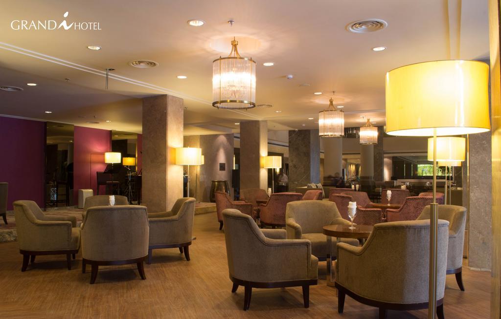 I Hotel Batam Nagoya Exteriör bild