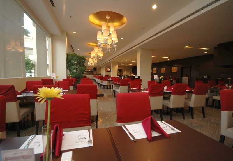 I Hotel Batam Nagoya Exteriör bild