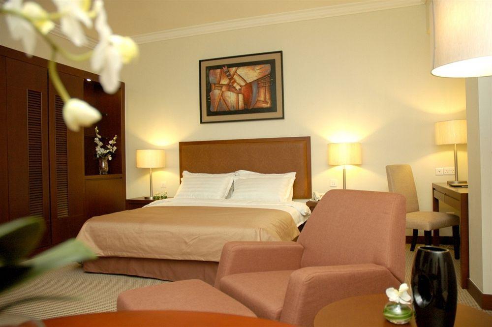 I Hotel Batam Nagoya Exteriör bild