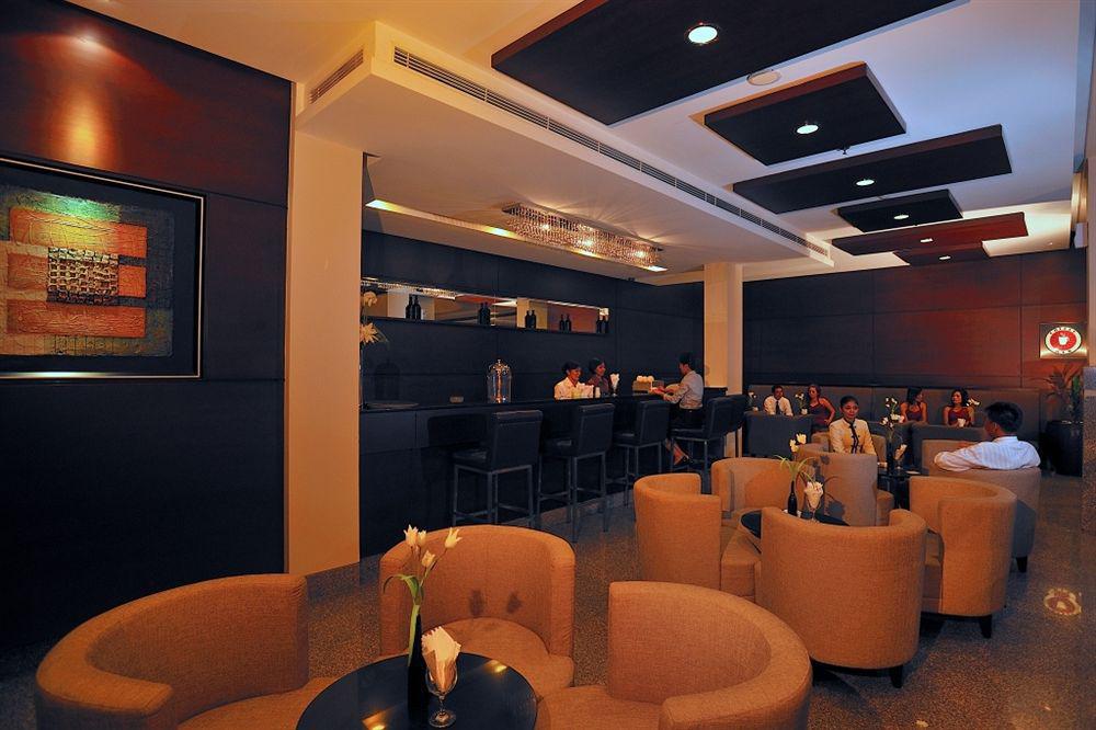 I Hotel Batam Nagoya Exteriör bild