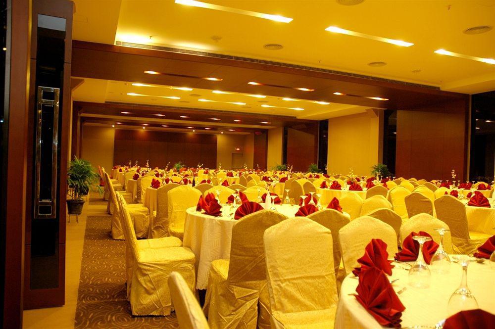 I Hotel Batam Nagoya Exteriör bild
